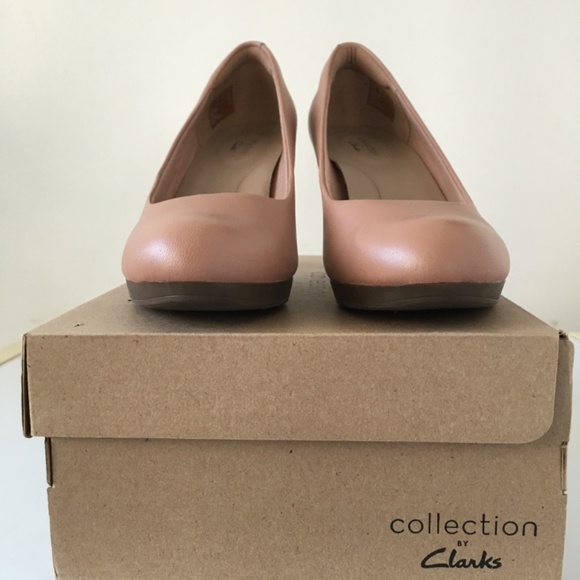 Beautiful and comfy Clarks Adriel Viola 👠 See description! - Picture 2 of 12
